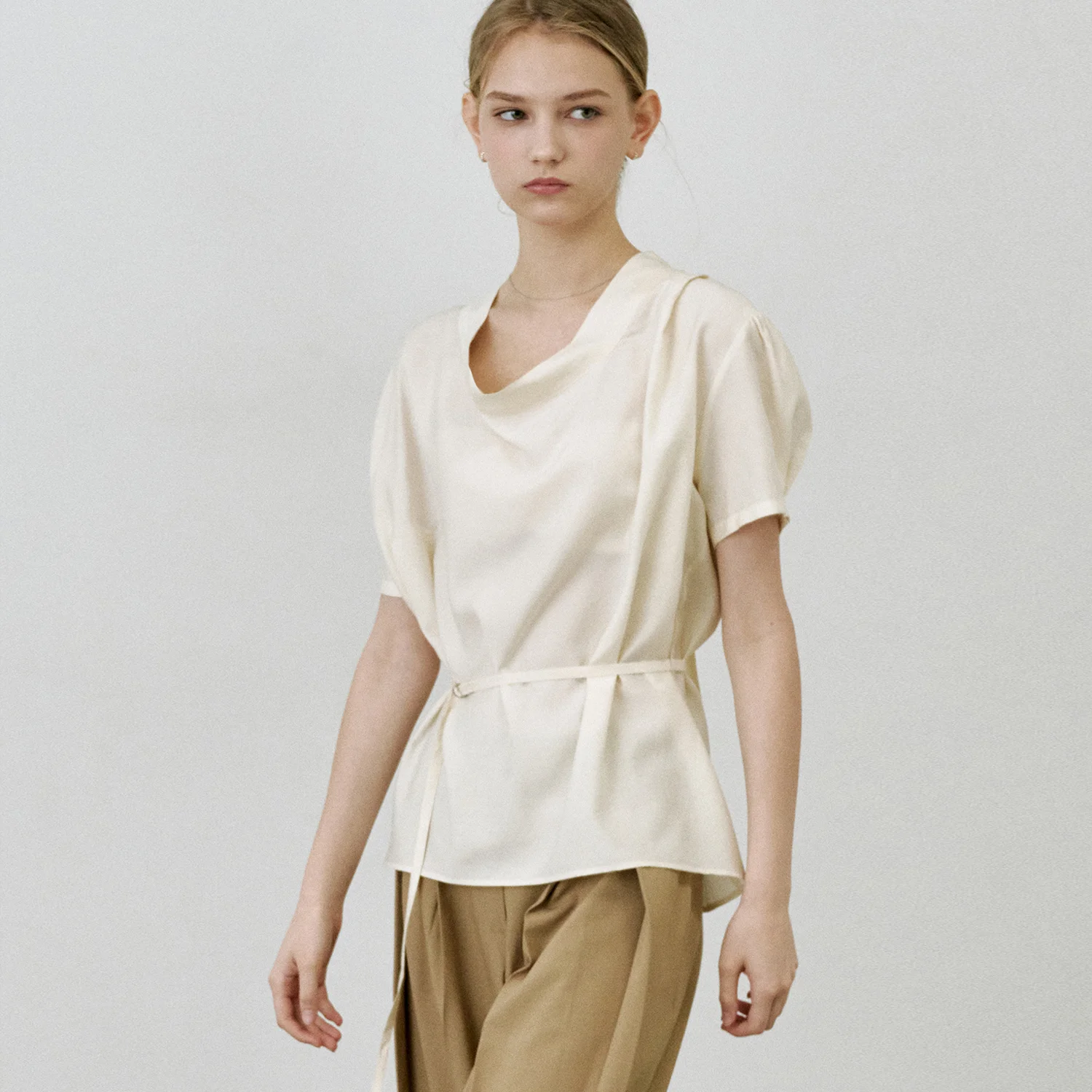 comos 1408 tie drape neck blouse (cream)