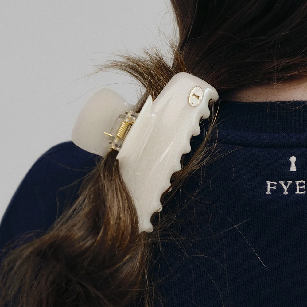 Classy Logo Hair Clip (Cream)
