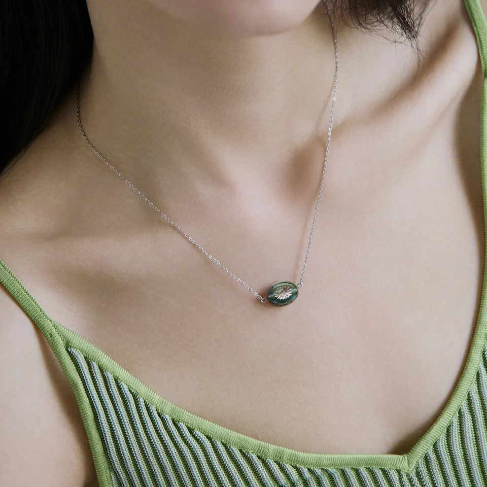 Vintage glass pendant necklace