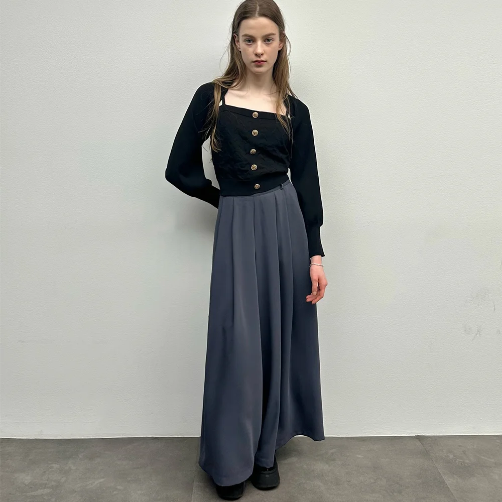 Lautre two tuck Flare pants