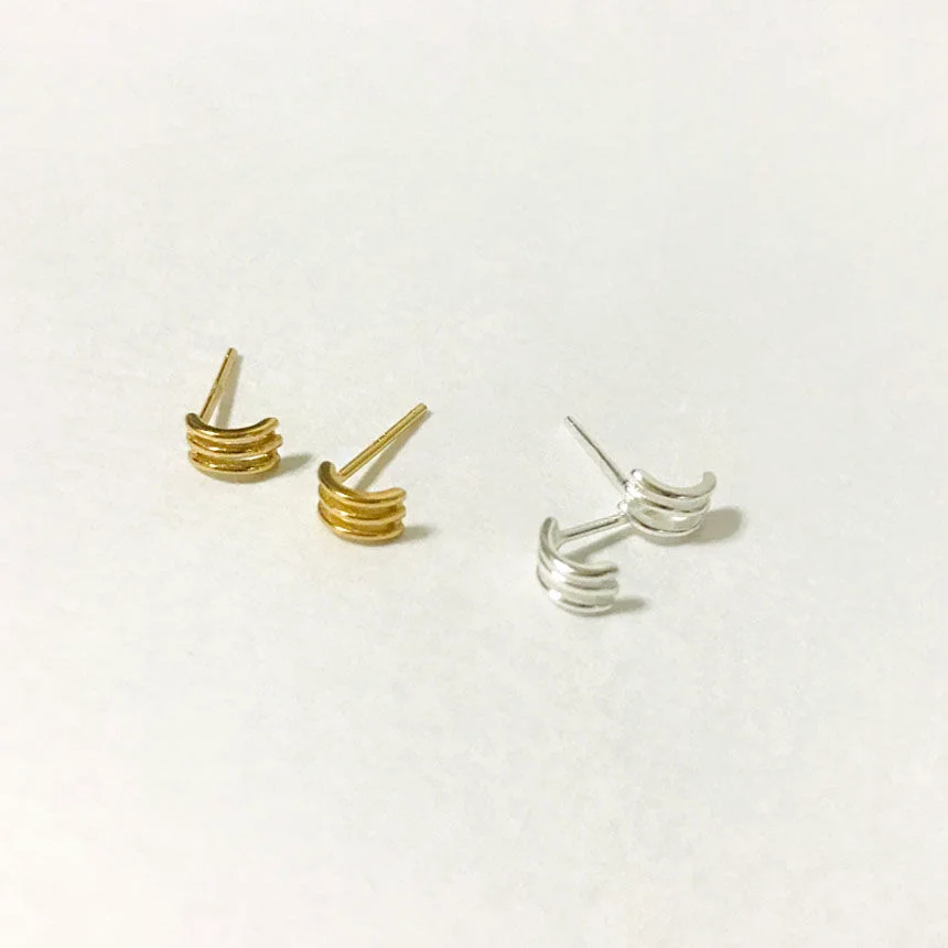 Jang Hee-ryung,Jo Yi-hyun,Choi Hee-jin 著用 Mini Triple line Earring