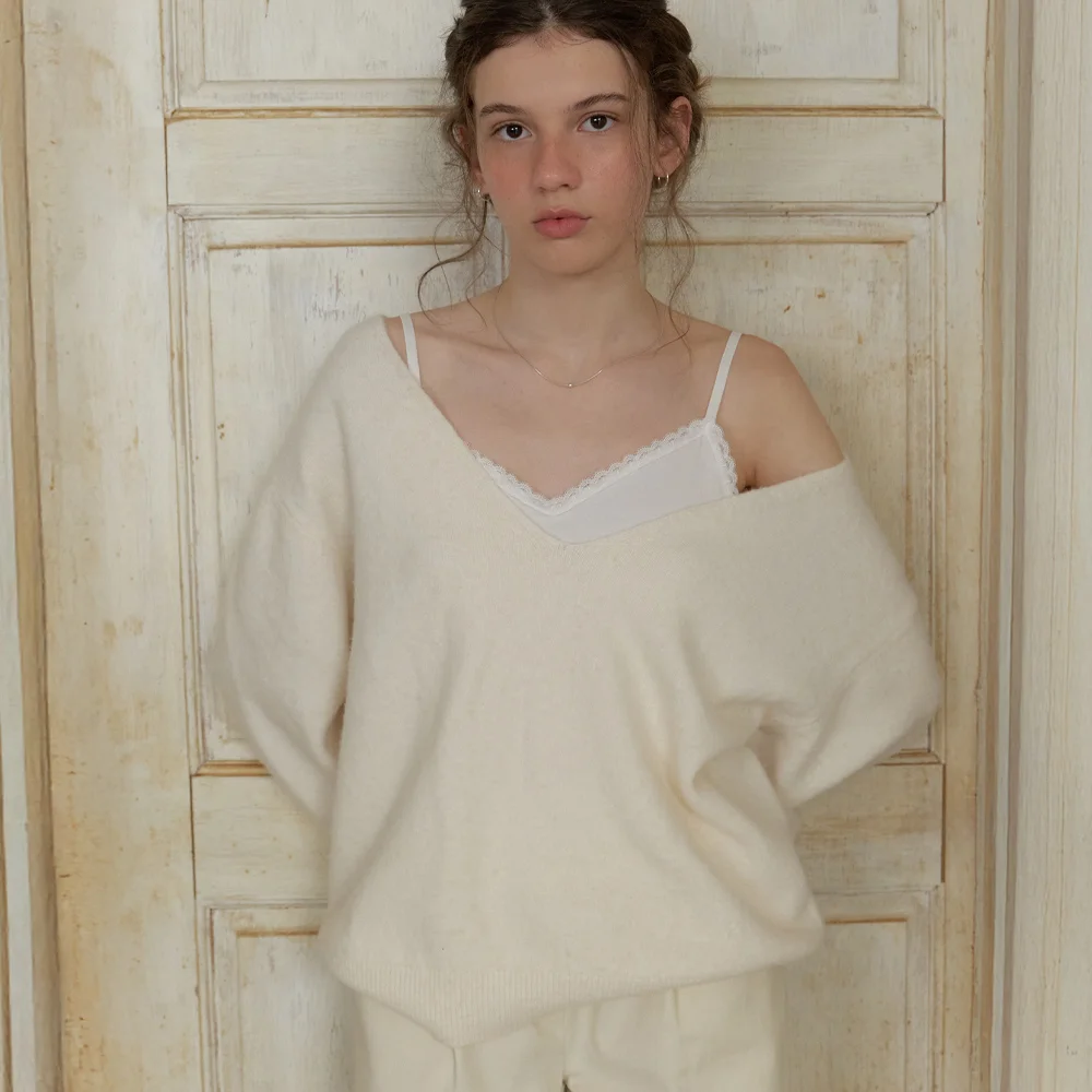 Soren deep v knit (ivory)