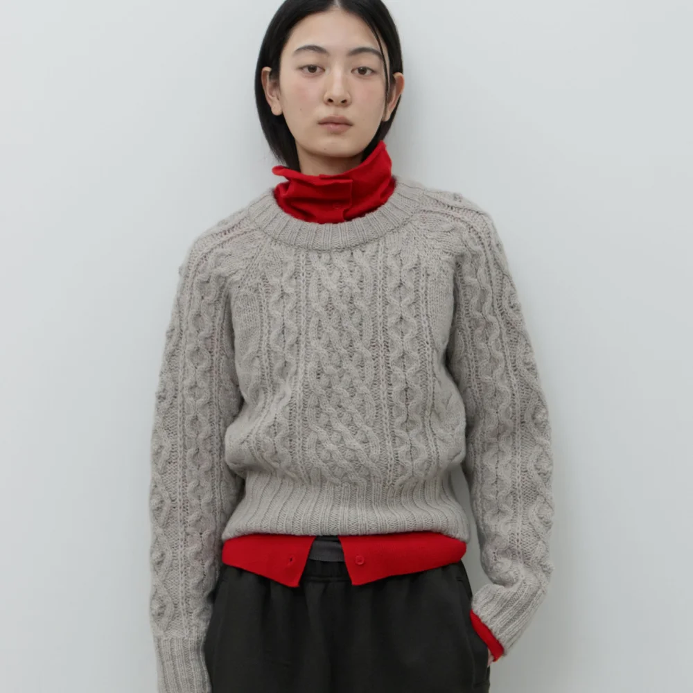 CABLE KNIT SWEATER / ASH GREY