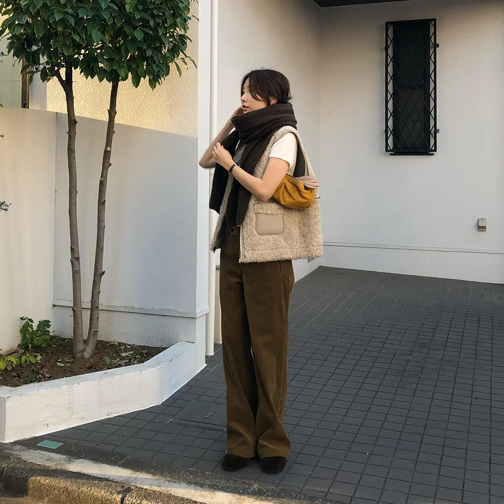 CORDUROY LOW BOAT PANTS (OLIVE)