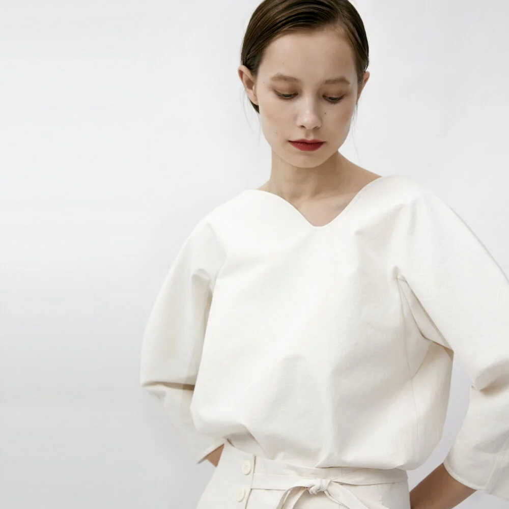 Blouse Curved Neck Neutral Ecru