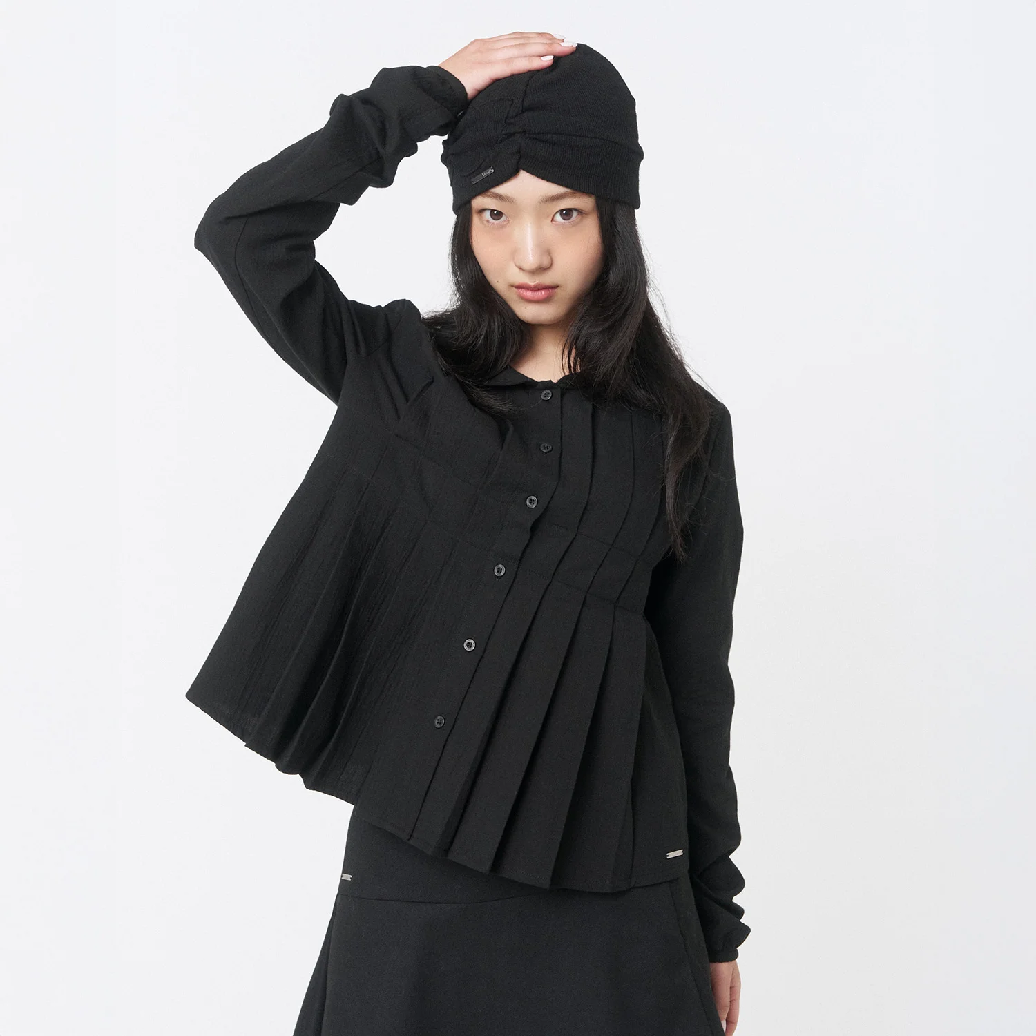 Round collar pleats shirts BLACK