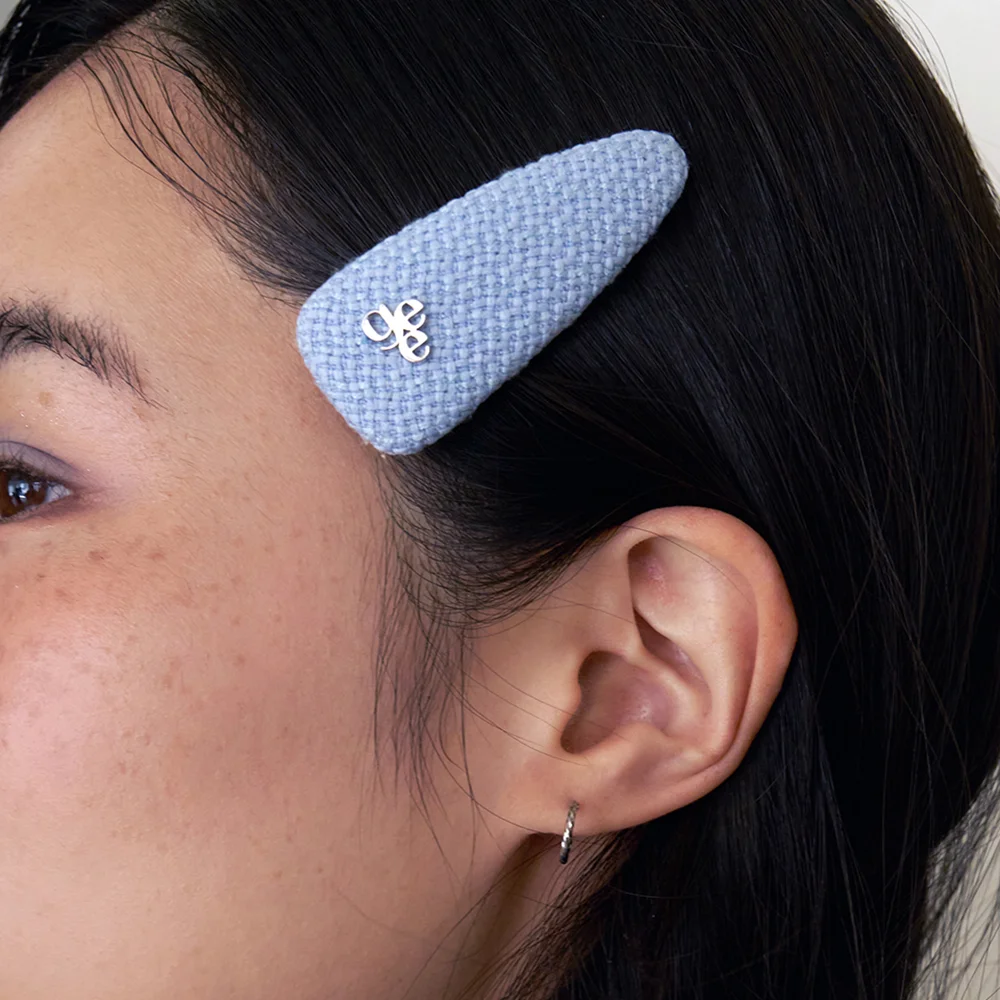 tweed logo hair pin - sky blue