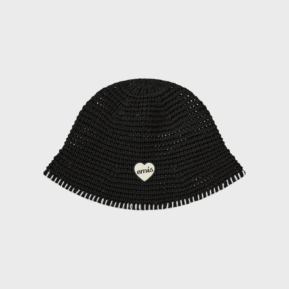 HEART RUBBER PATCH KNIT BUCKET HAT-BLACK