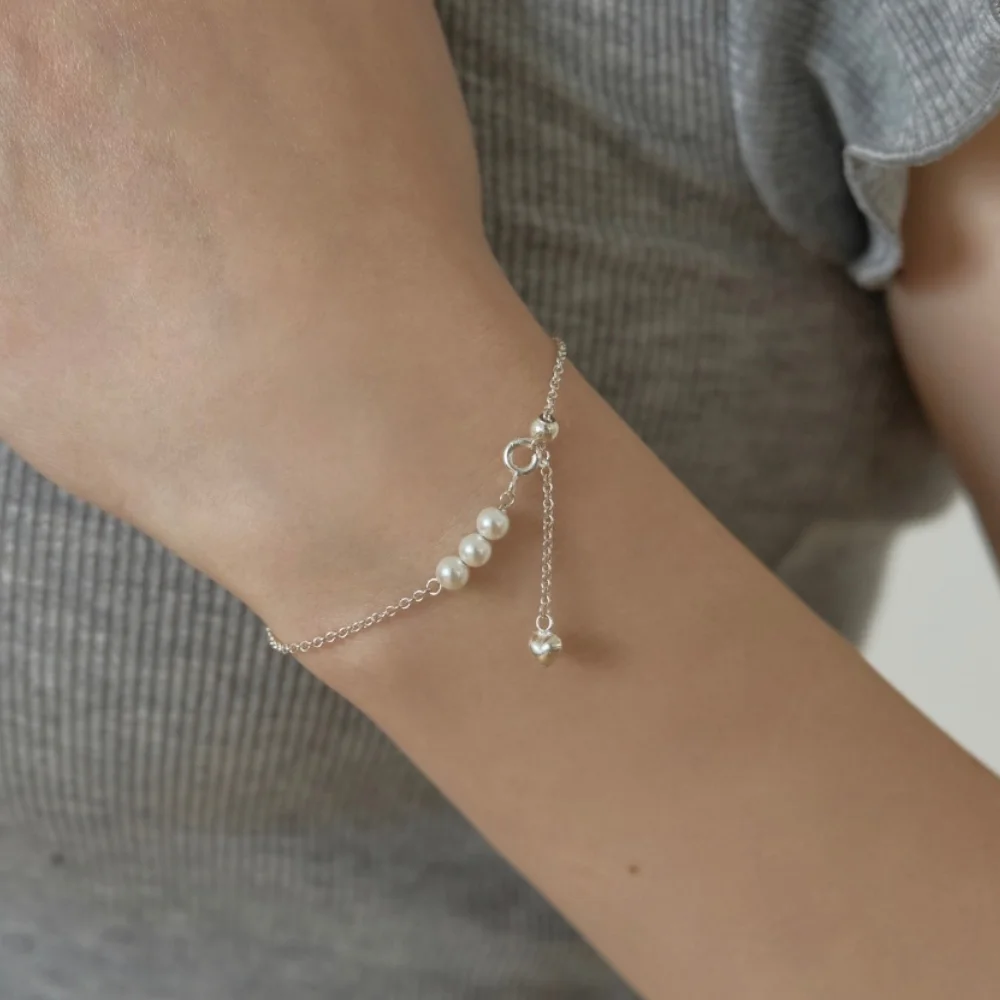 Three pearl drop bracelet