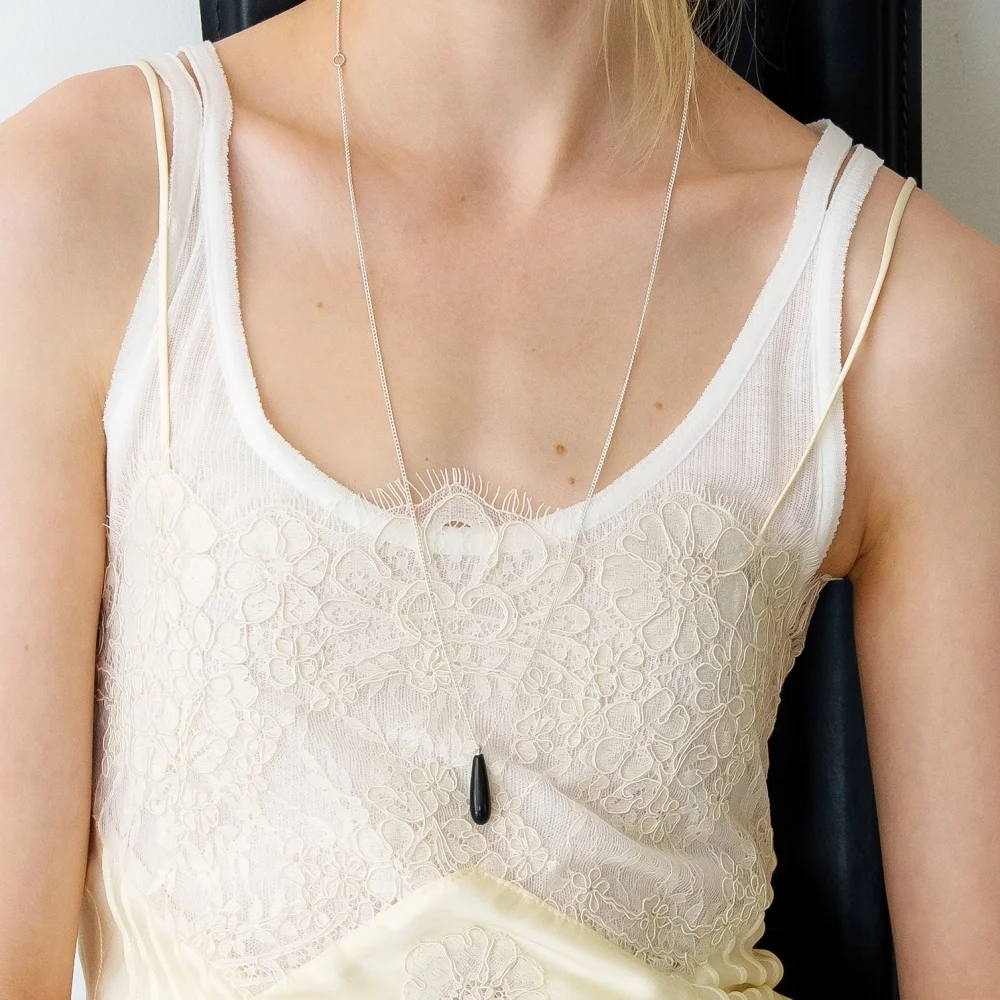 Slim Onyx Drop Long Chain Necklace (L261MNK090)