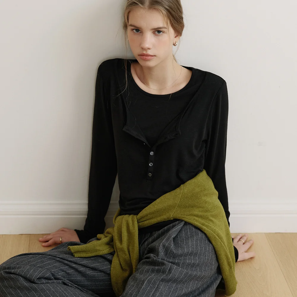 comos 1629 button detail layered T-shirt (black)