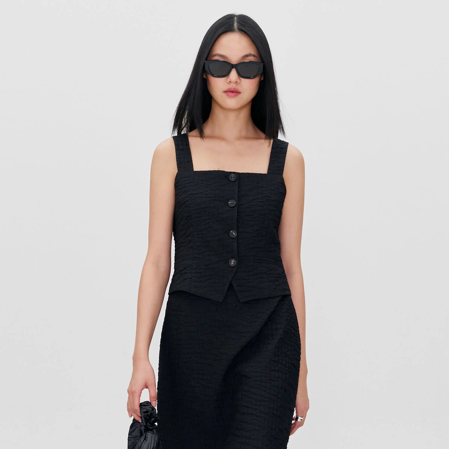 SQUARE NECK BUTTON TOP