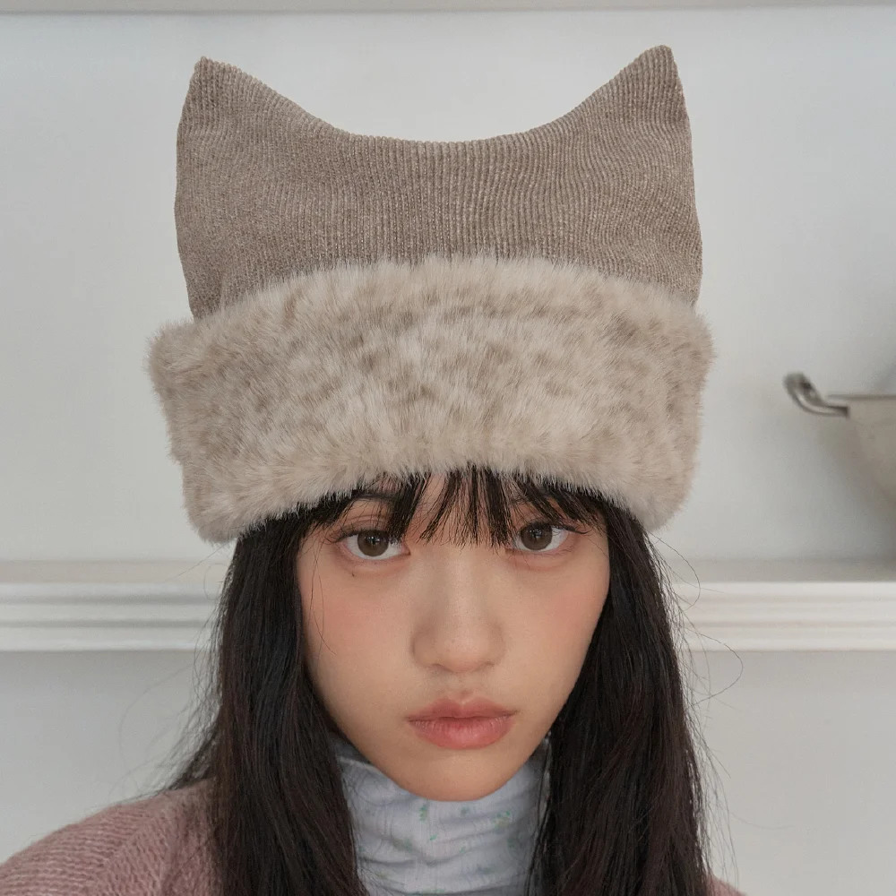 TABBY FUR CAT BEANIE IN SOFT BEIGE