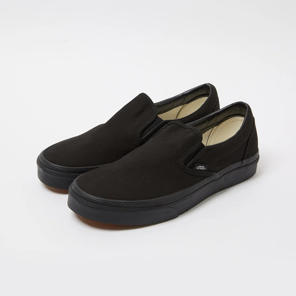 Vans 經典 懶人鞋 - 黑色:黑色 / VN000EYEBKA1
