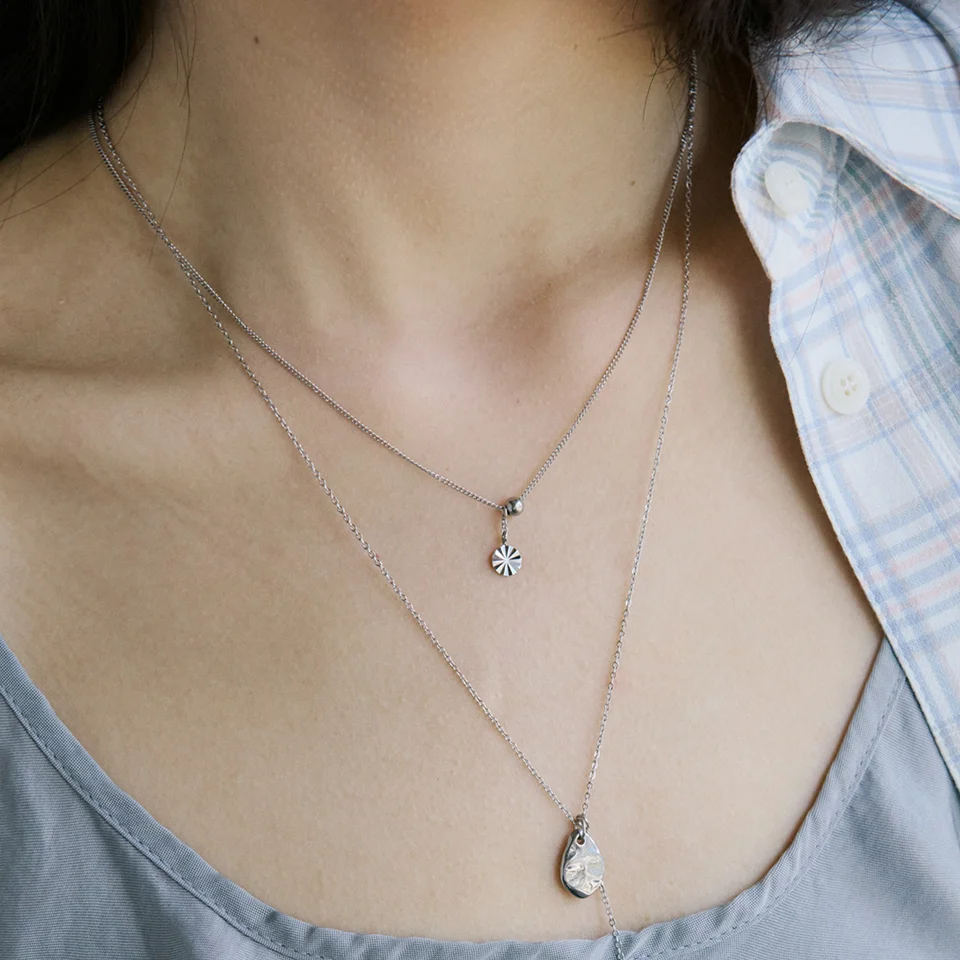 Pleats coin pendant drop necklace