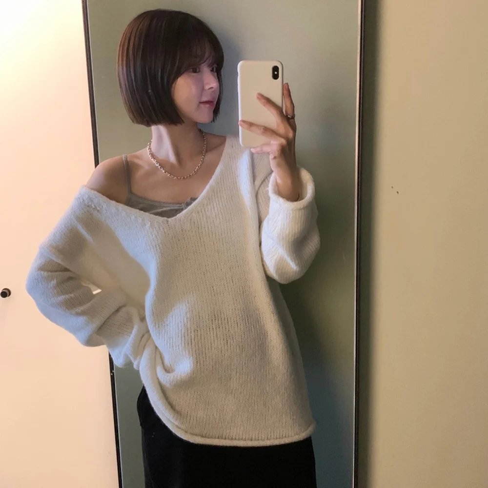 Riss Wool Deep V-Neck Knit - Ivory