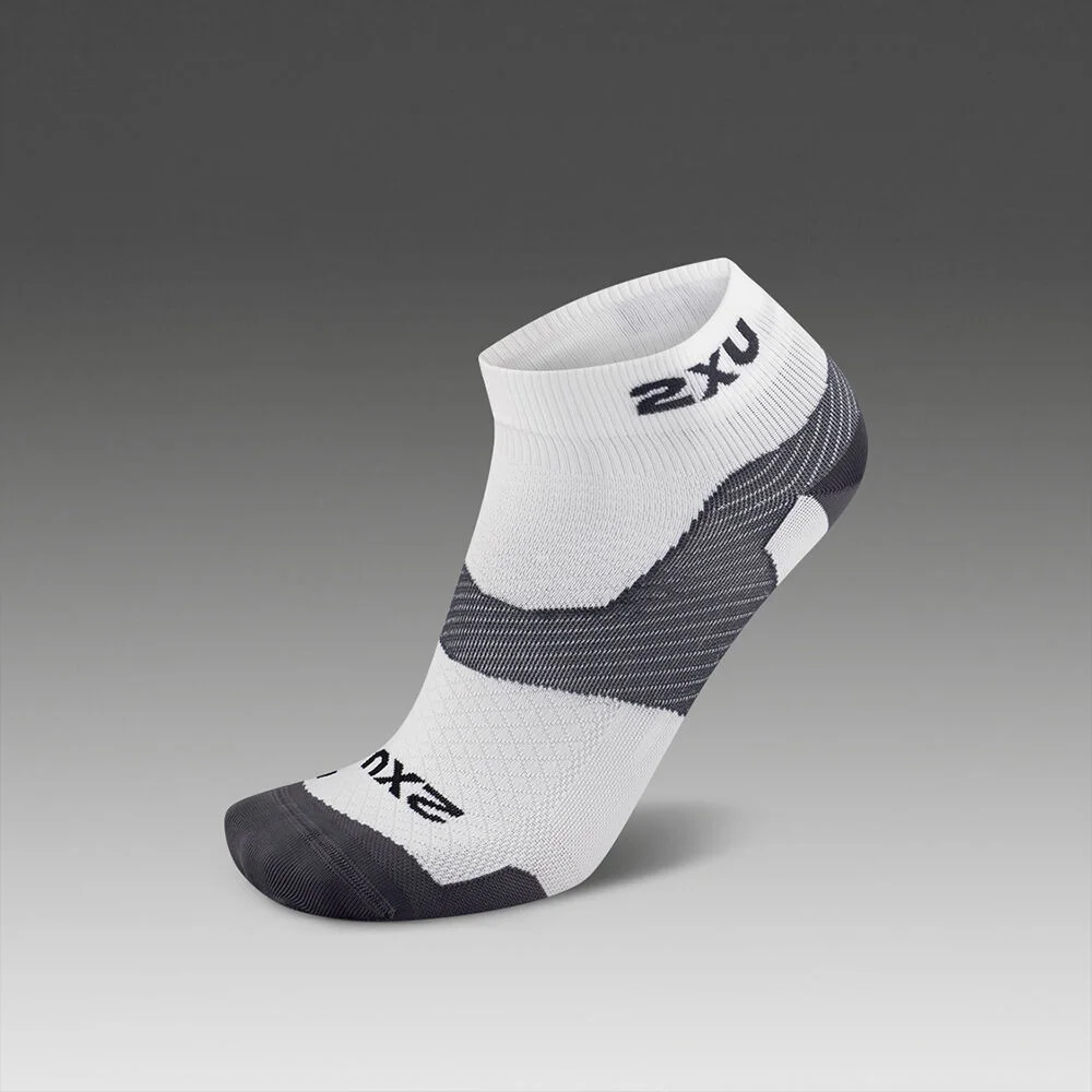 (通用) Vector 超輕 1/4 中筒 襪 UA7028EWHT-GRY