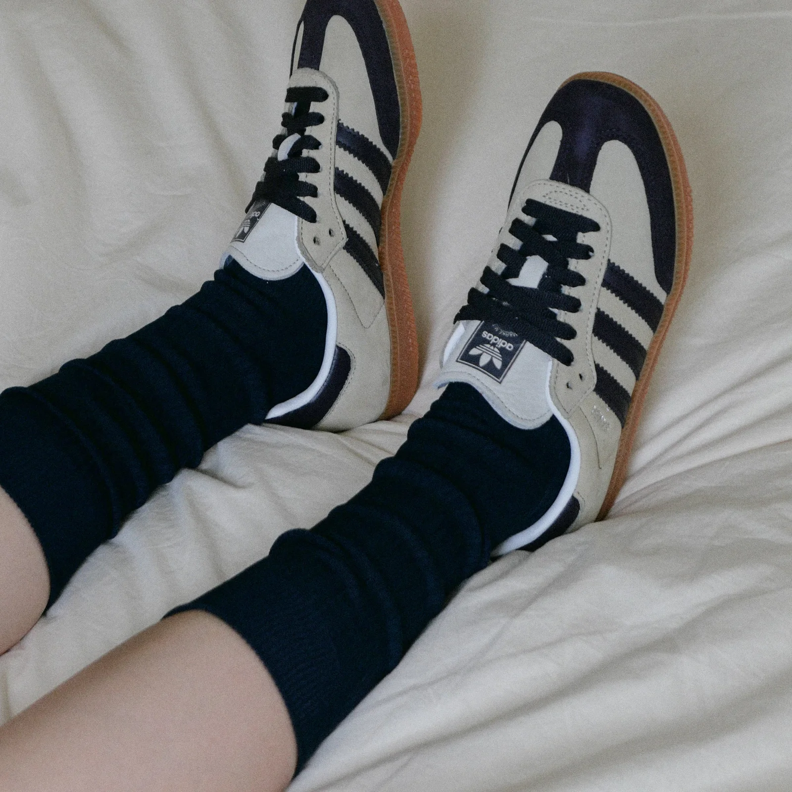 loose middle socks - navy