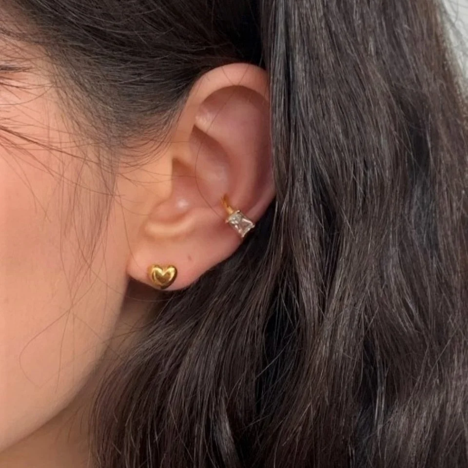 Mini heart earrings