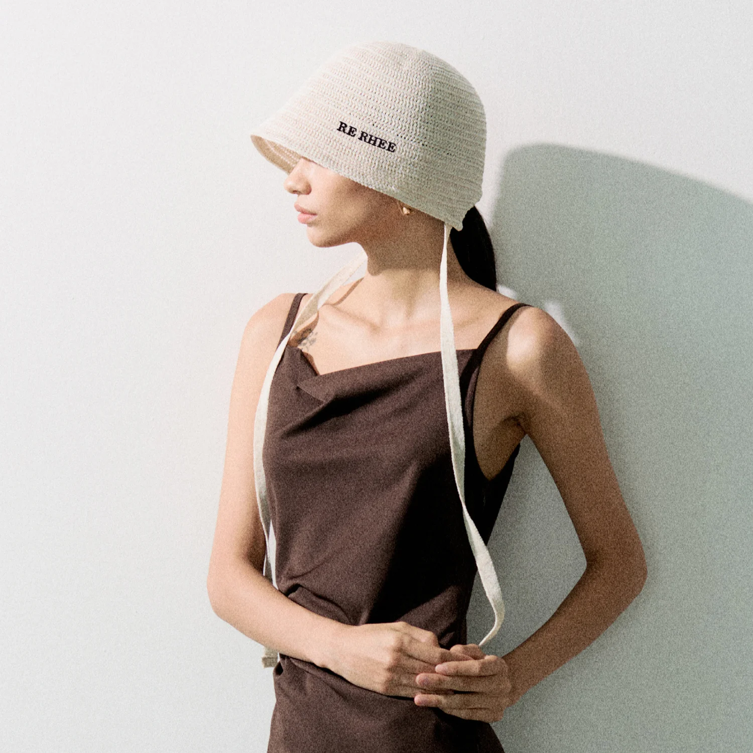 DETACHABLE STRAP CROCHET BUCKET HAT NATURAL