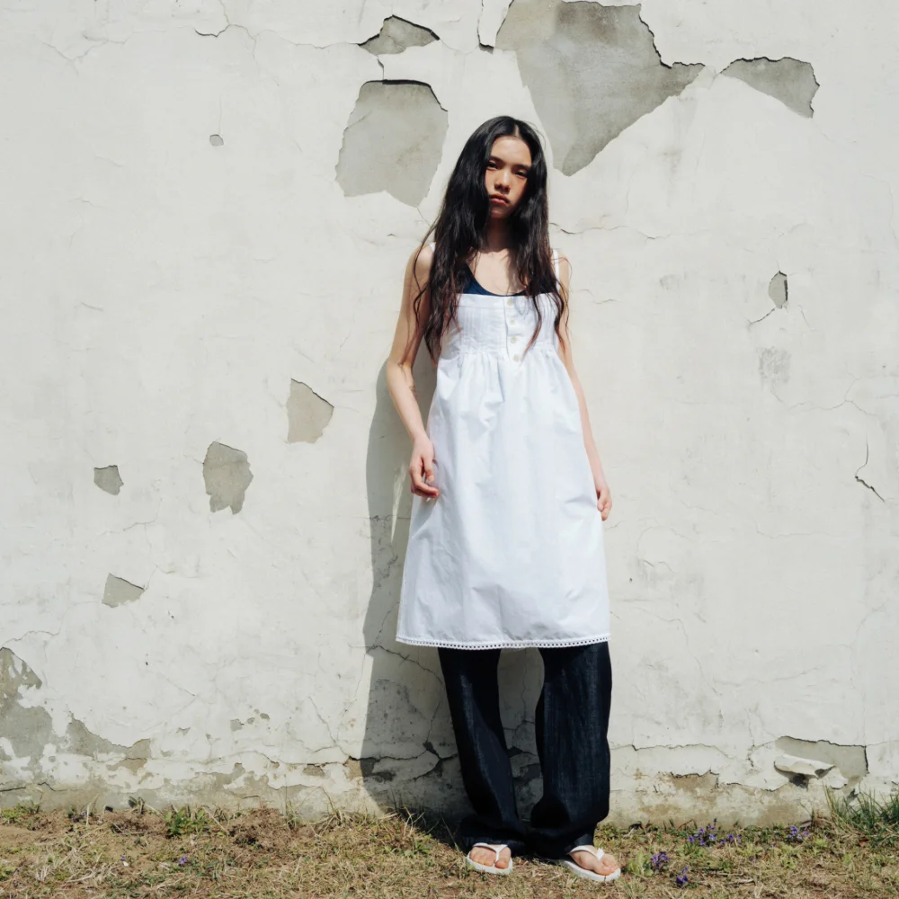 Linen lace trimmed button dress (white / gray)