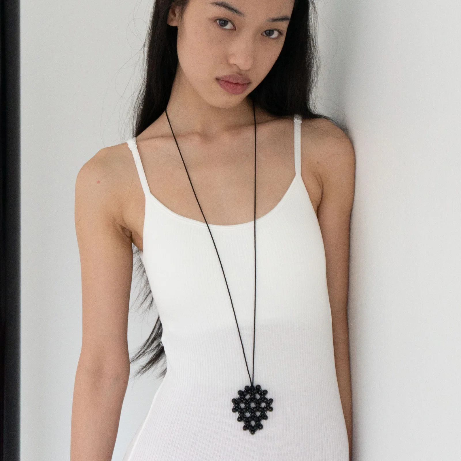 WEAVE PENDANT NECKLACE BLACK