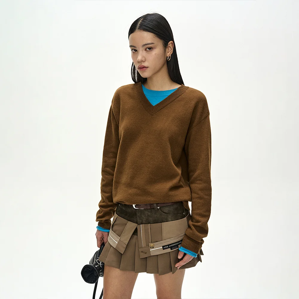UNISEX LAYERED V-NECK SWEATER (BROWN)