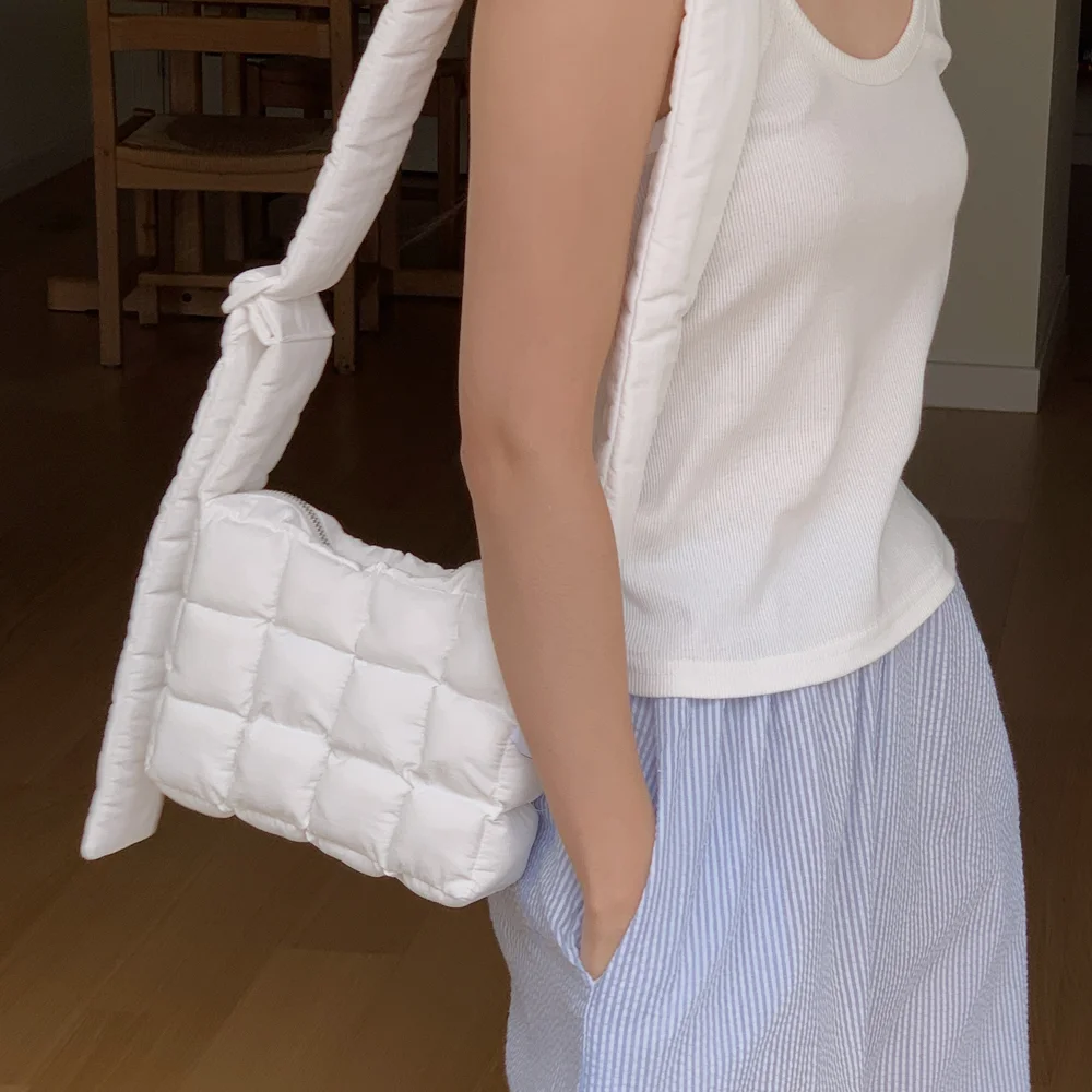 (13次入貨) Chocolate Puffer Cross Bag(朱古力袋) _ WHITE _ M