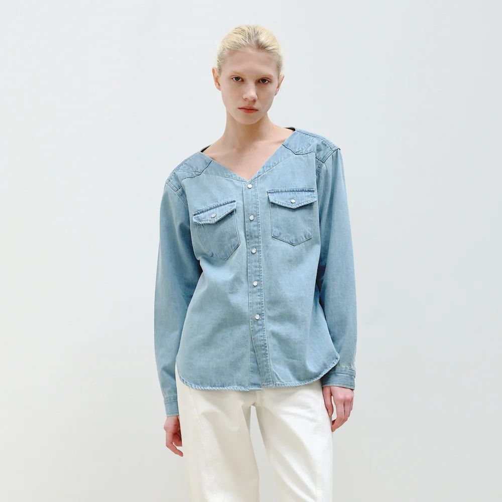 V-NECK OVERSIZED DENIM SHIRTS - LIGHT BLUE