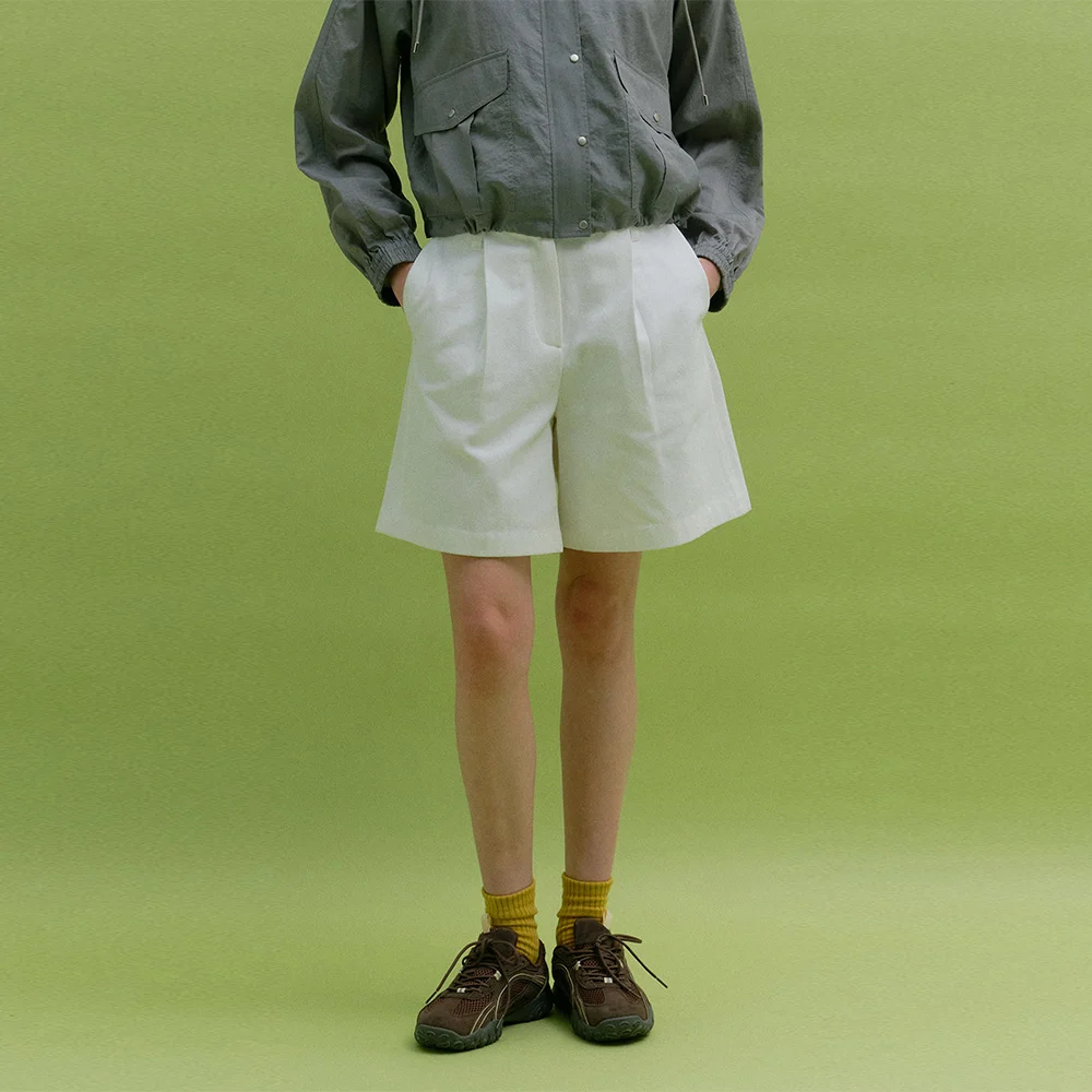 COTTON ONE-TUCK BERMUDA (off white)