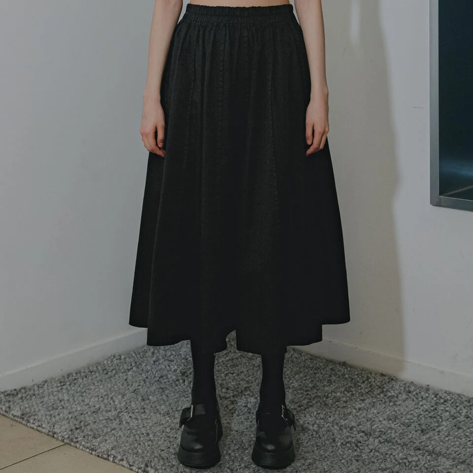 Divided Flare Black Skirt