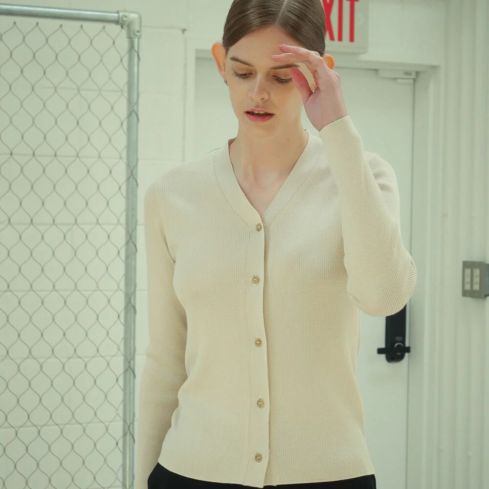 Ribbed V-Neck Cardigan _Ivory