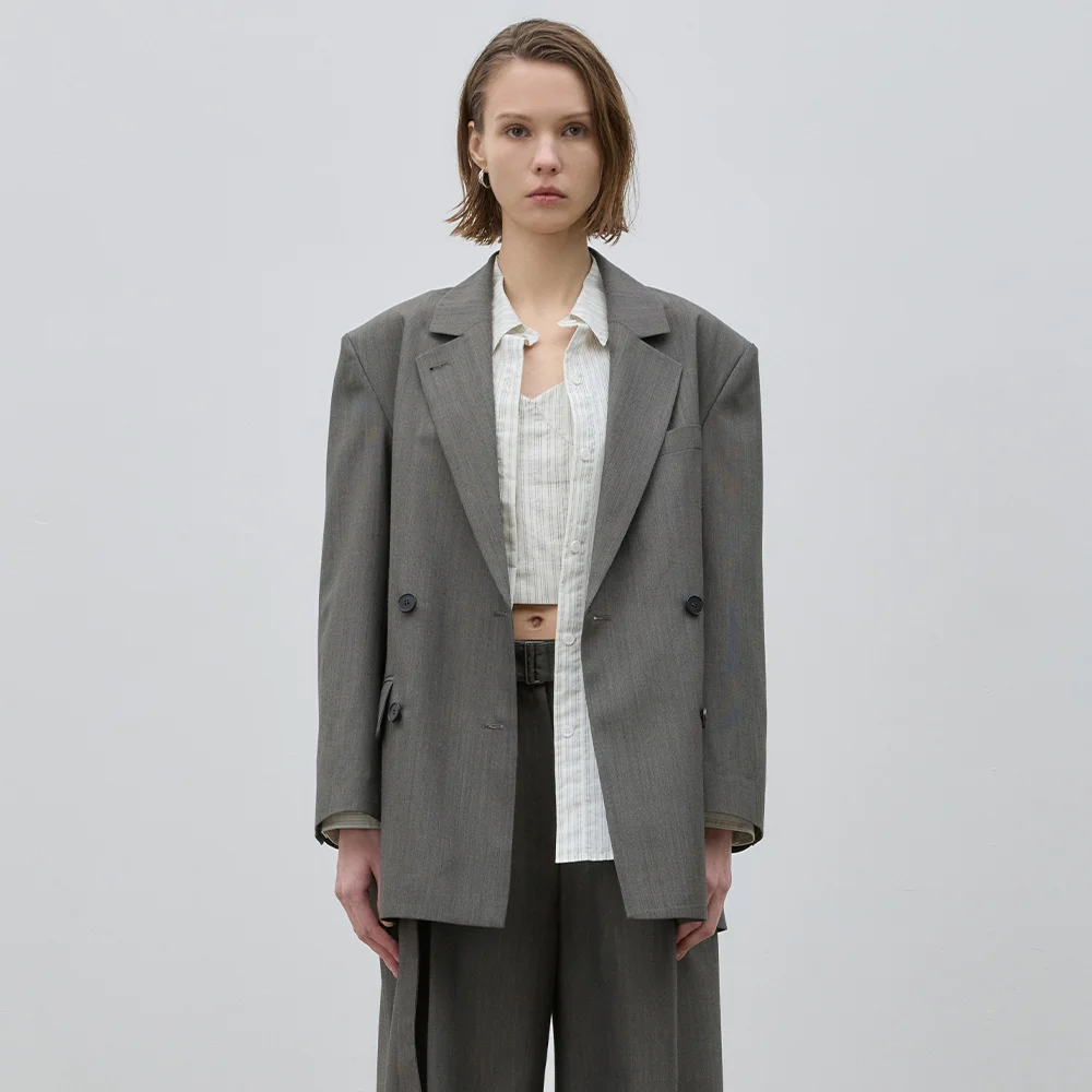HAS DOUBLE JACKET