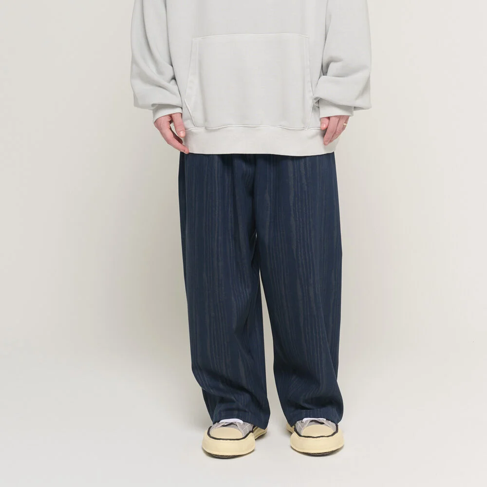STRIPE WASHING DENIM BALLOON PANTS (NAVY)