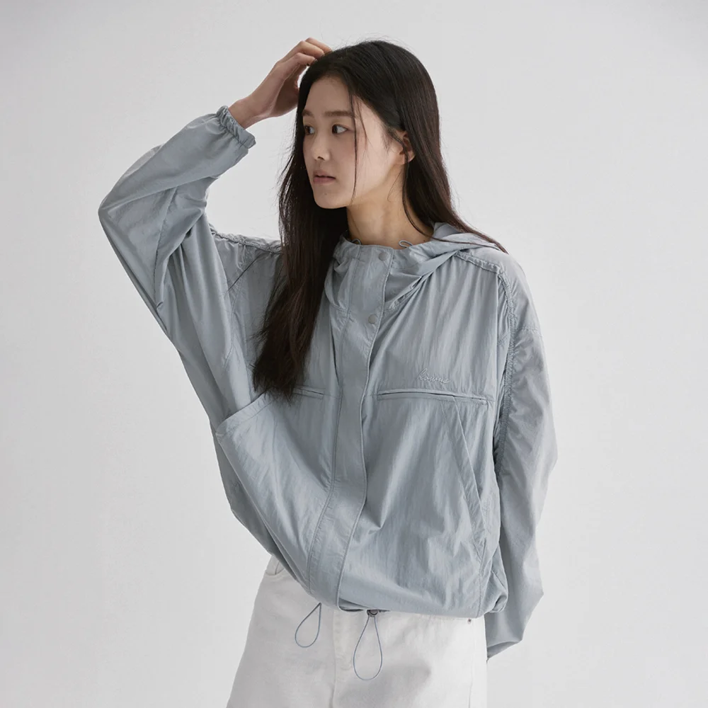 AERIN SHIRRING WINDBREAKER (PALE SORA)