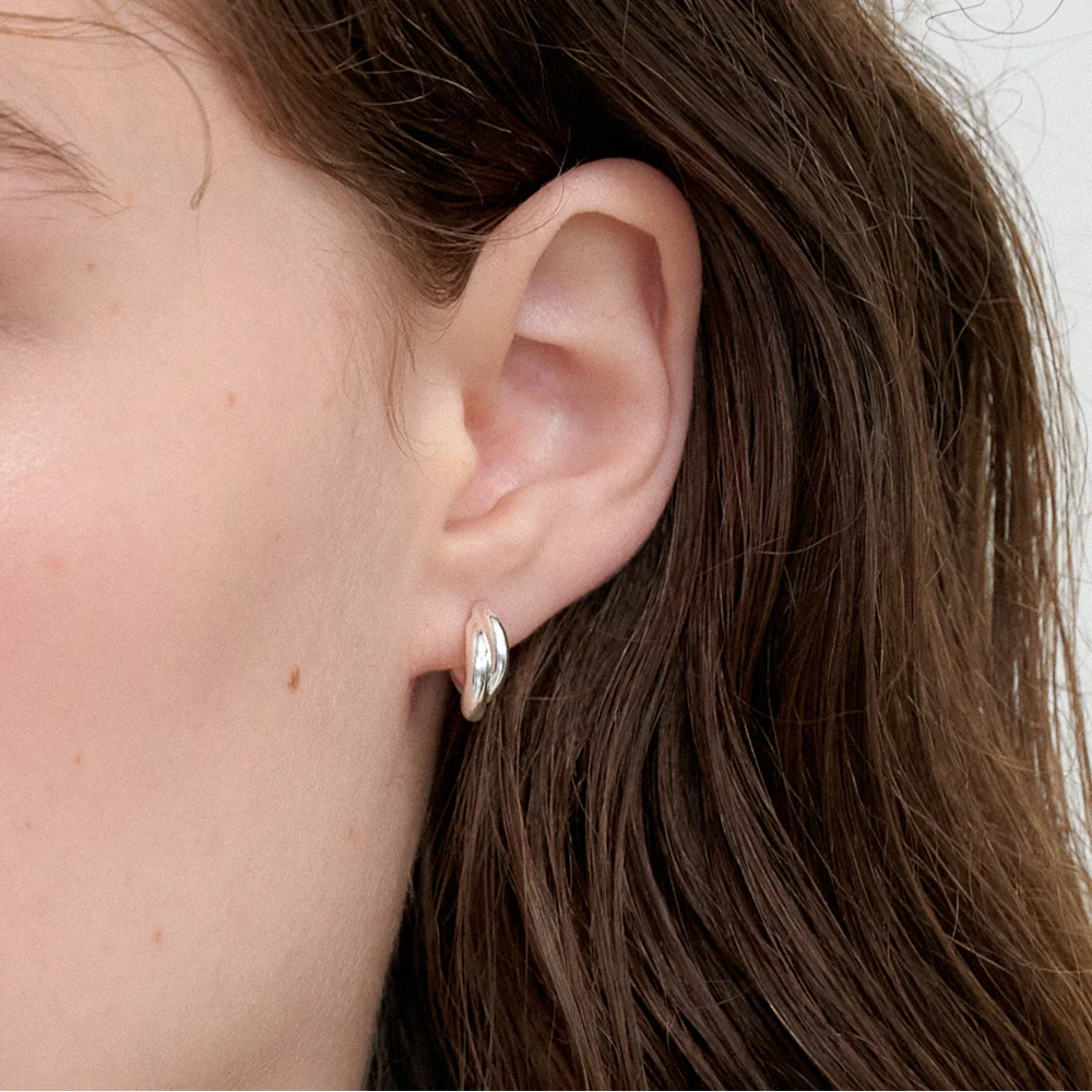 TWO LINE TWIST EARRING_2COLOR JE044