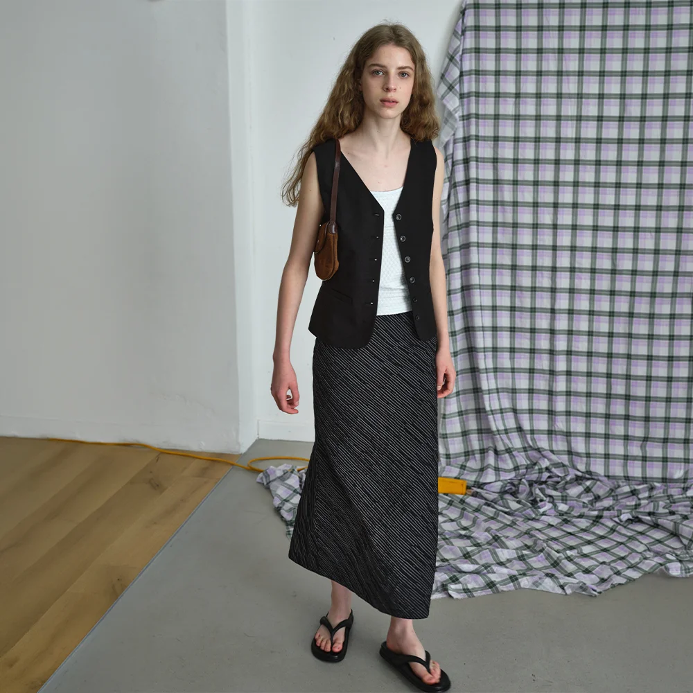 wavy long skirt - black