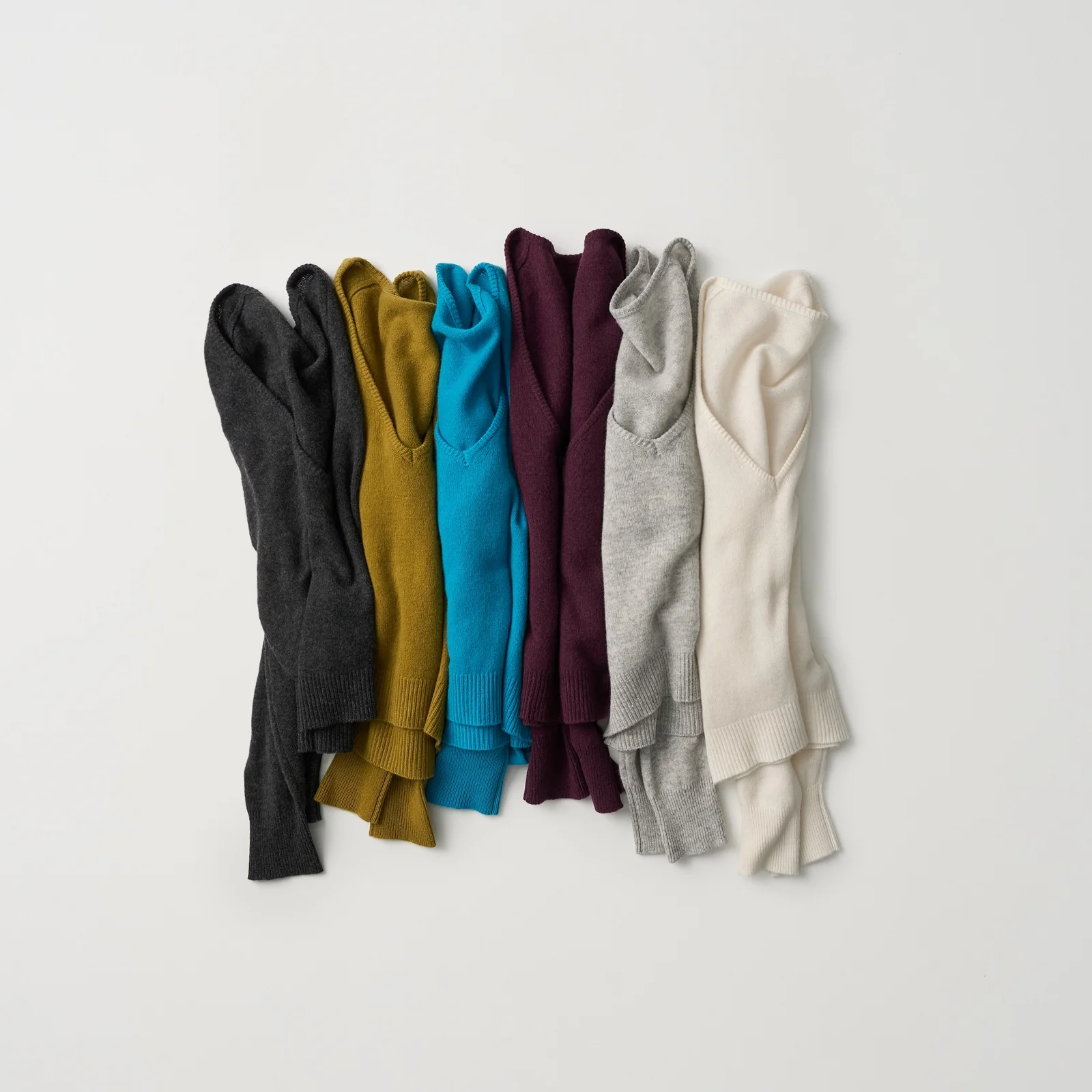 PURE WOOL DEEP V KNIT (2+1)