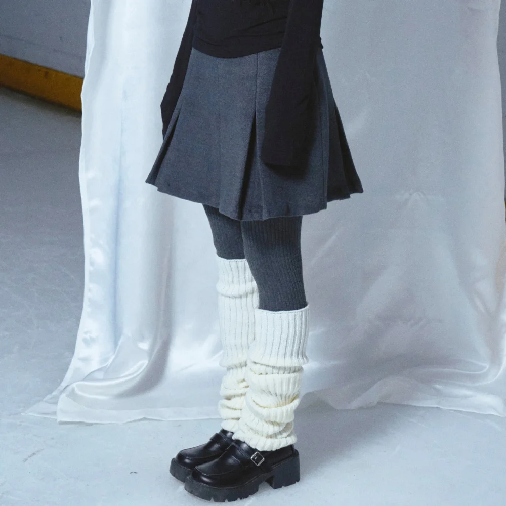 Pleats Wool Skirt Charcoal