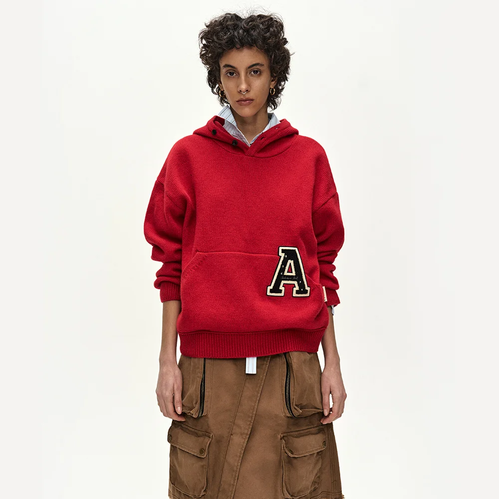 (ESSENTIAL) UNISEX VARSITY PATCH HOODIE (RED)