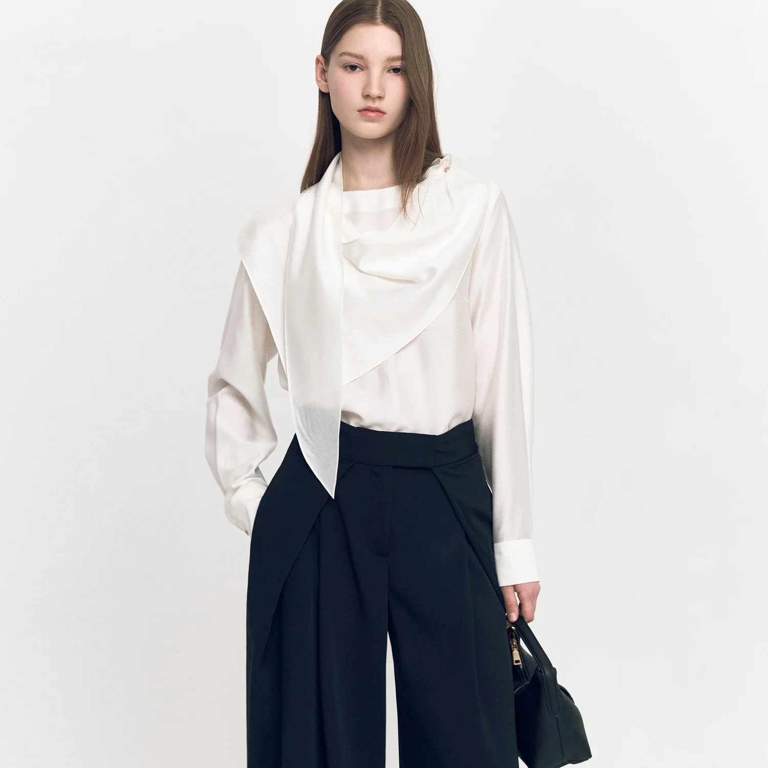 Draped Scarf-deco Blouse IVORY