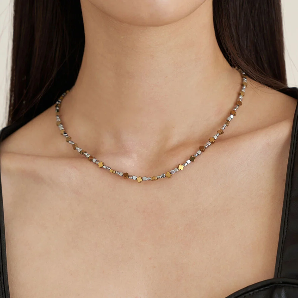 Snow Glow - Necklace 08