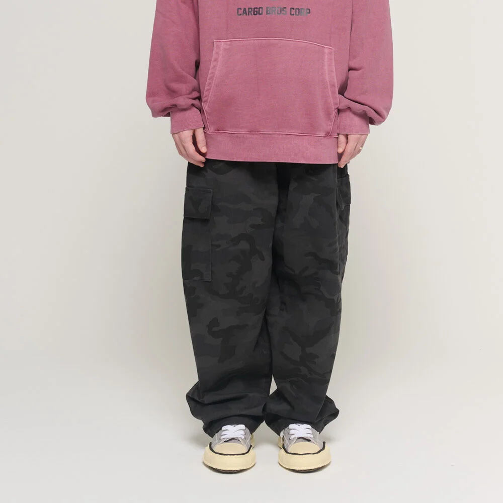CAMO PATTERN BIO BALLOON PANTS (BLACK)