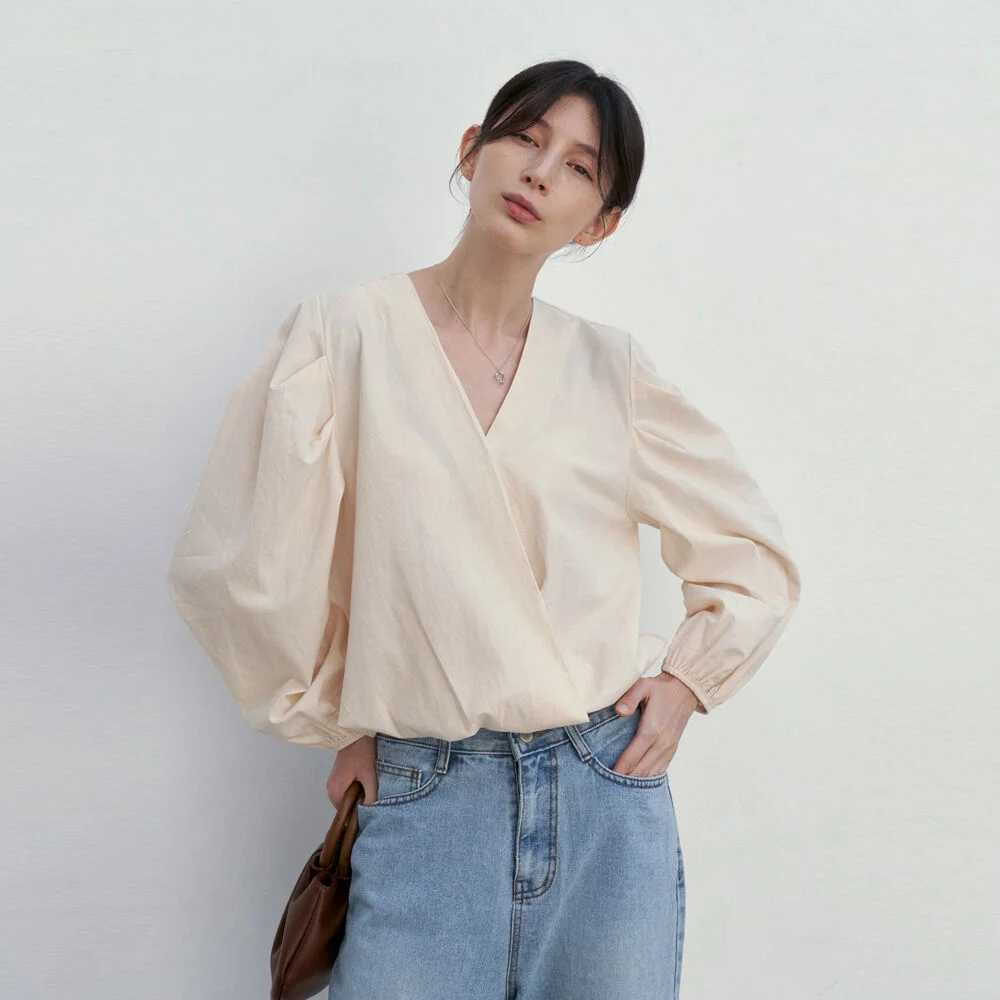 PIN-TUCK WRAP BLOUSE_IVORY