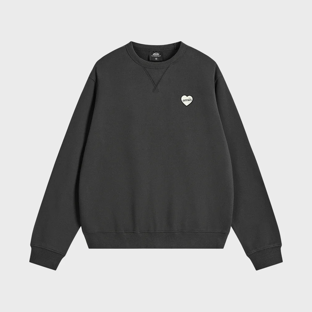 HEART RUBBER PATCH SWEATSHIRT-BLACK