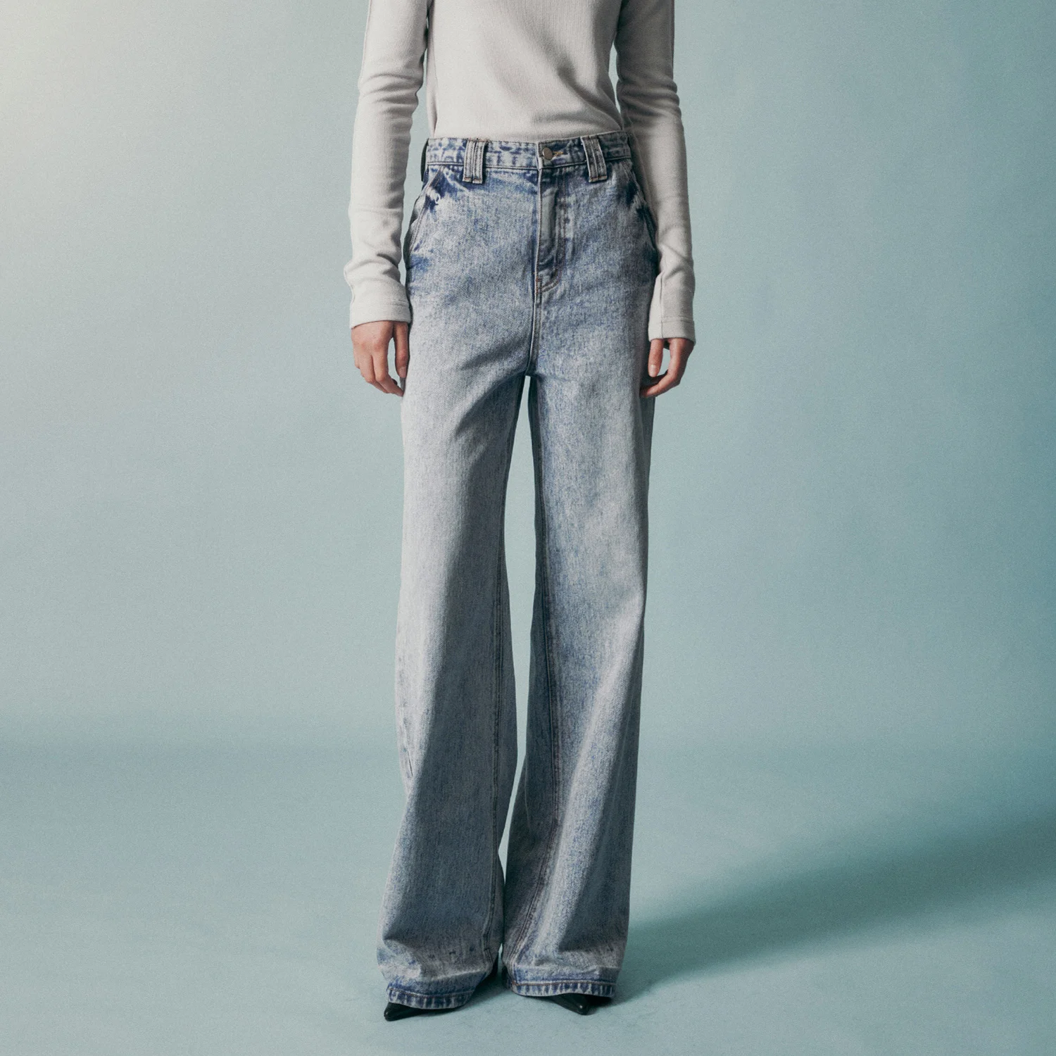 WASHED-HEM DENIM JEAN