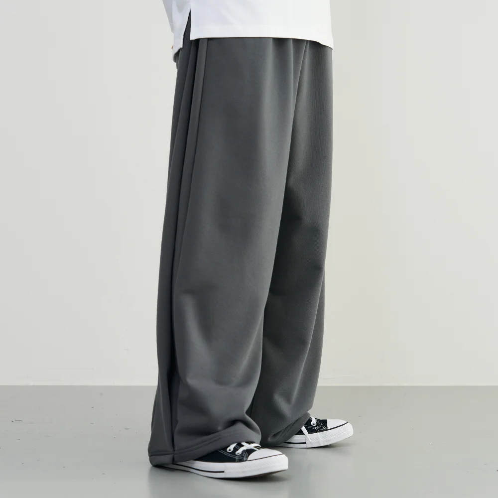 Comfy inverted pleat sweat pants