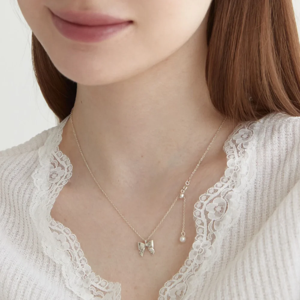 Ribbon pearl drop necklace