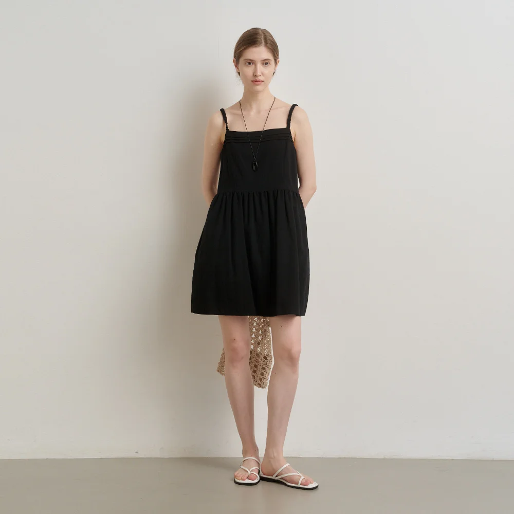 SLEEVELESS SHIRRING MINI DRESS (moat black)
