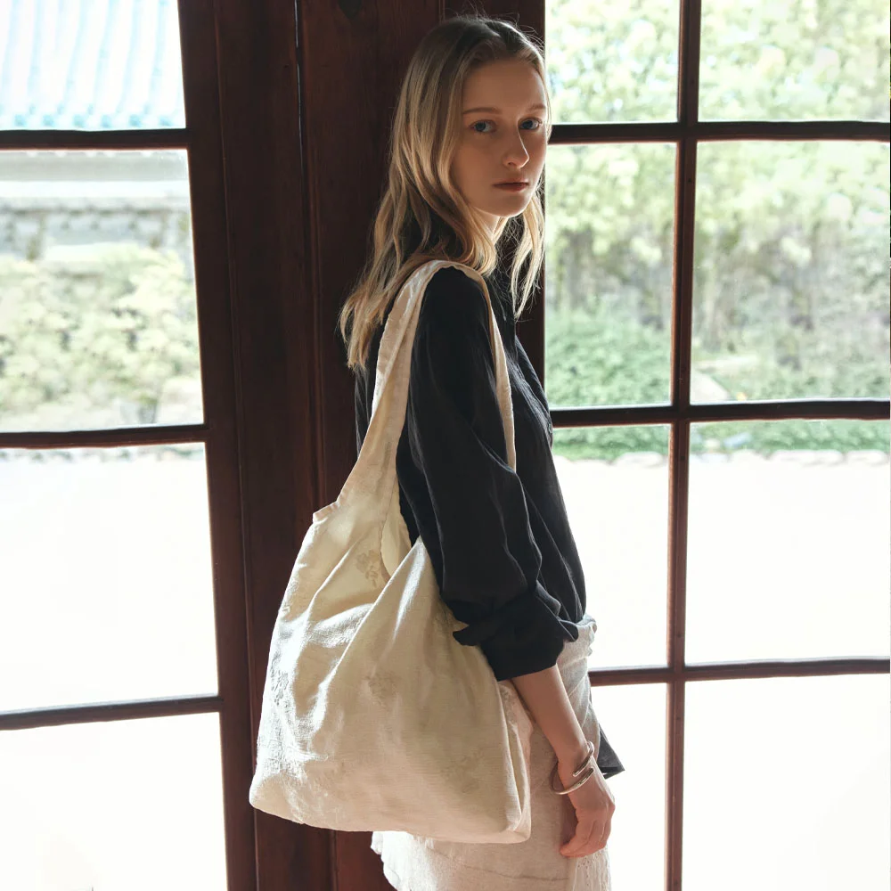SIAC3132 Fleur Satin Bag_Butter